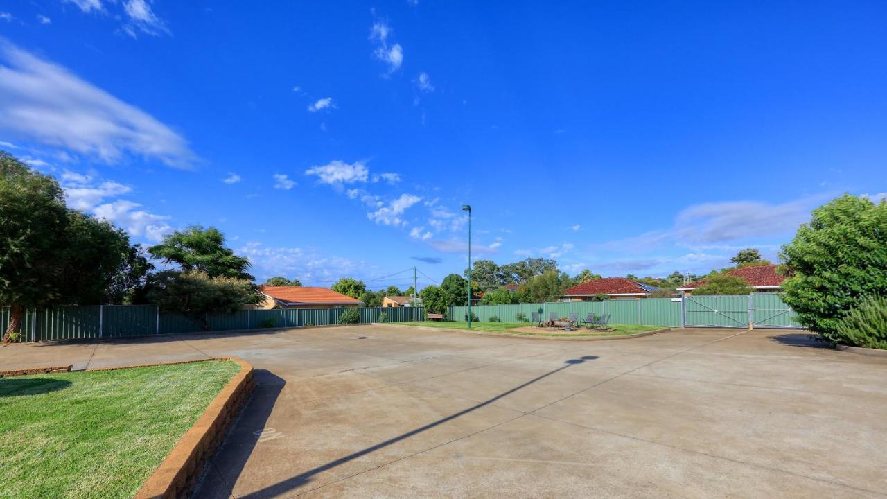 Bushman'S Motor Inn Parkes Exterior foto