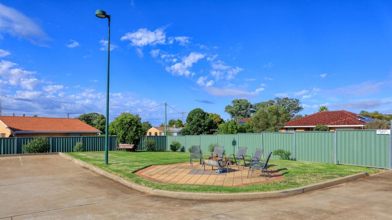 Bushman'S Motor Inn Parkes Exterior foto